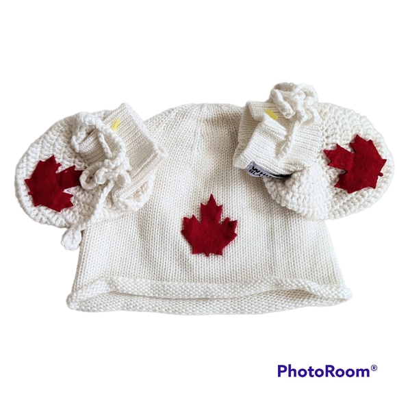Whistler Blackcomb Crochet Infant Beanie w/Matching Footies Hand Made White Red - Picture 6 of 11